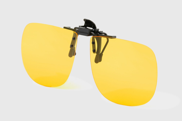 GM Yellow Flip-Up Night Driving Clip – Anti-Glare Lens Solution for Opticians
